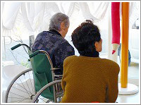 中央に配置される画像